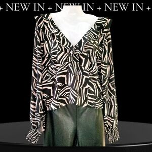 Reitmans Black and White Patterned Blouse